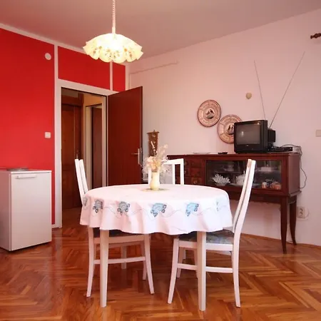 2253b Апартаменты *